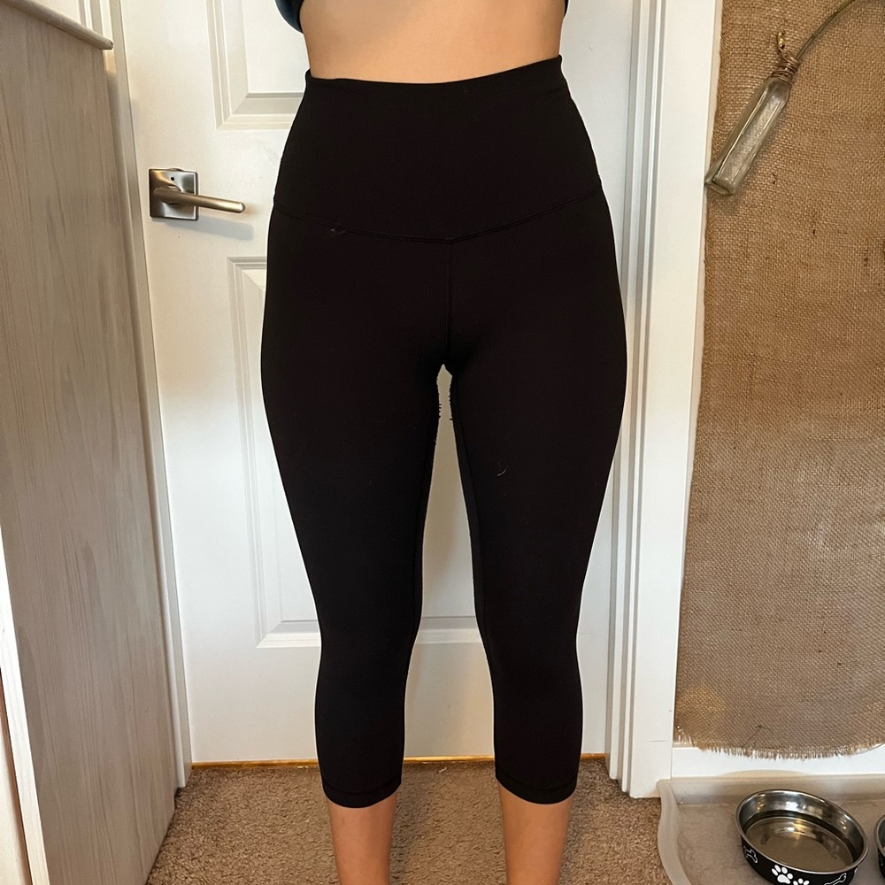 Black lululemon align capri leggings